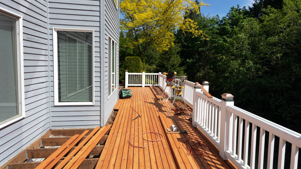 DECK / RESTORATION